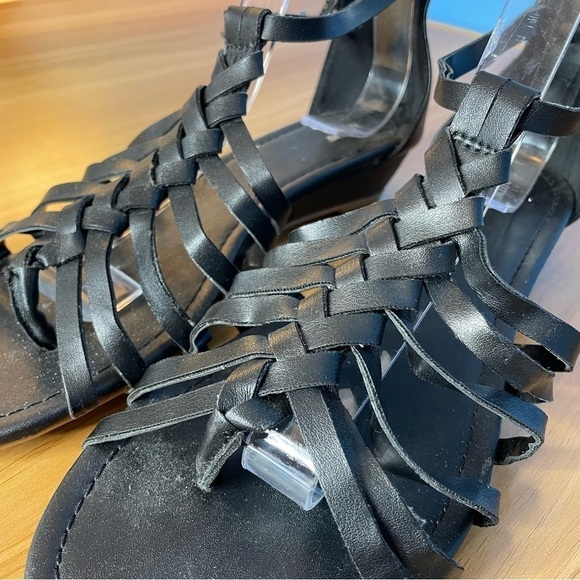 Apt 9 strappy braided flat sandal black size 9 vegan leather - Picture 2 of 7